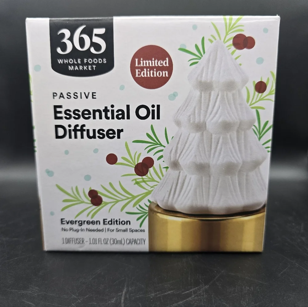NIB Whole Foods Limited Edition Passive Essential Oil Diffuser Evergreen Edition